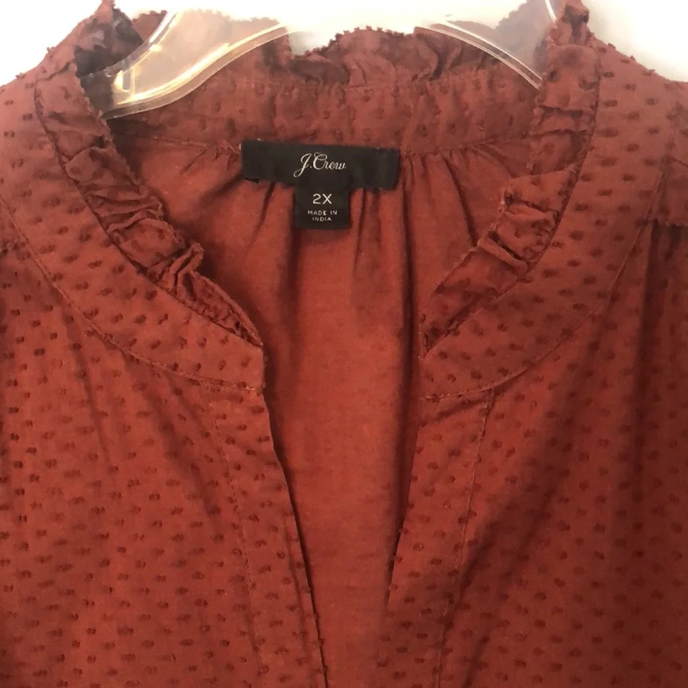 🎉HP 🛍🎊 J Crew Ruffle-trim V-neck Popover Clip Dot - Picture 2 of 7